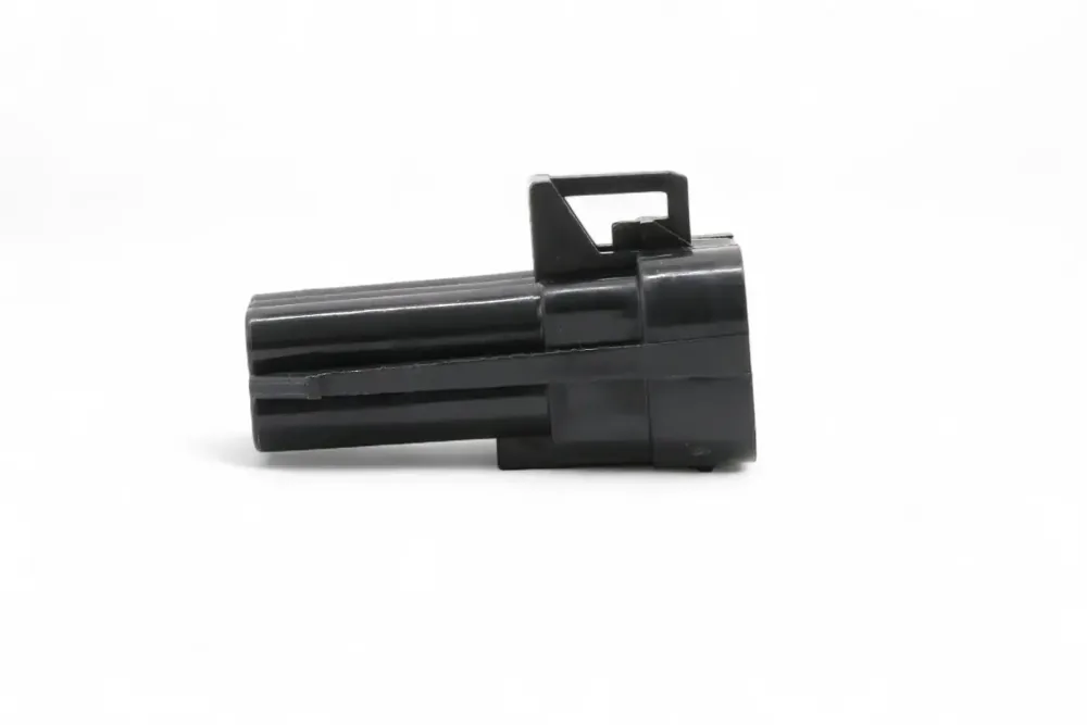 7010552 — CONNECTOR