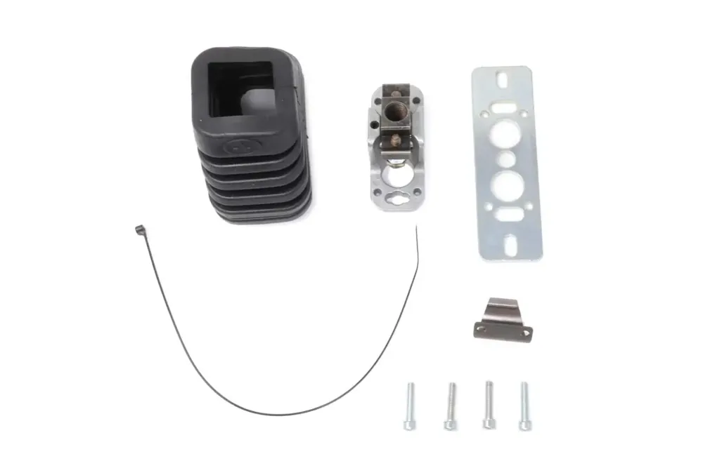 7010558 — BASE,