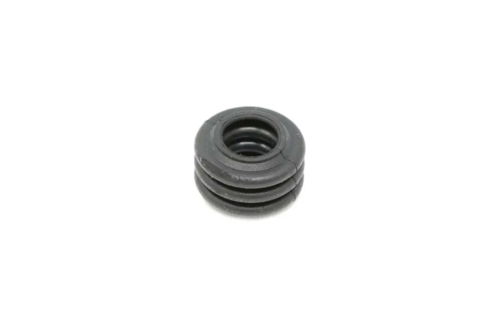 7016188 — BOOT