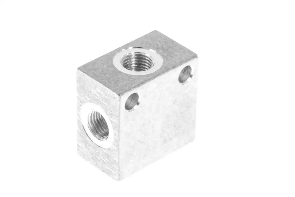 7016391 — FITTING