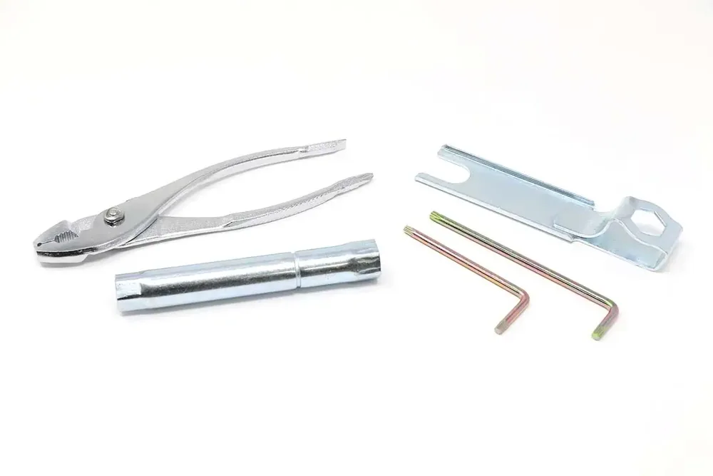 7016463 — TOOL KIT