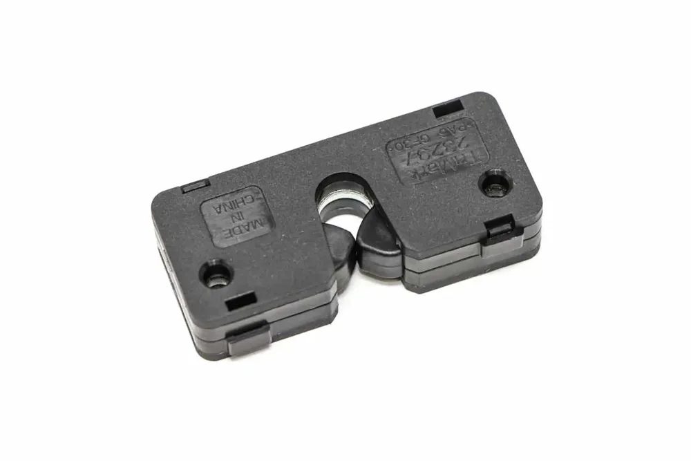 7016471 — LATCH