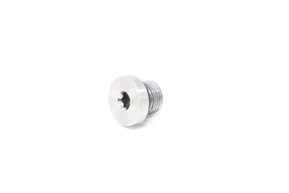 7022120 — PLUG