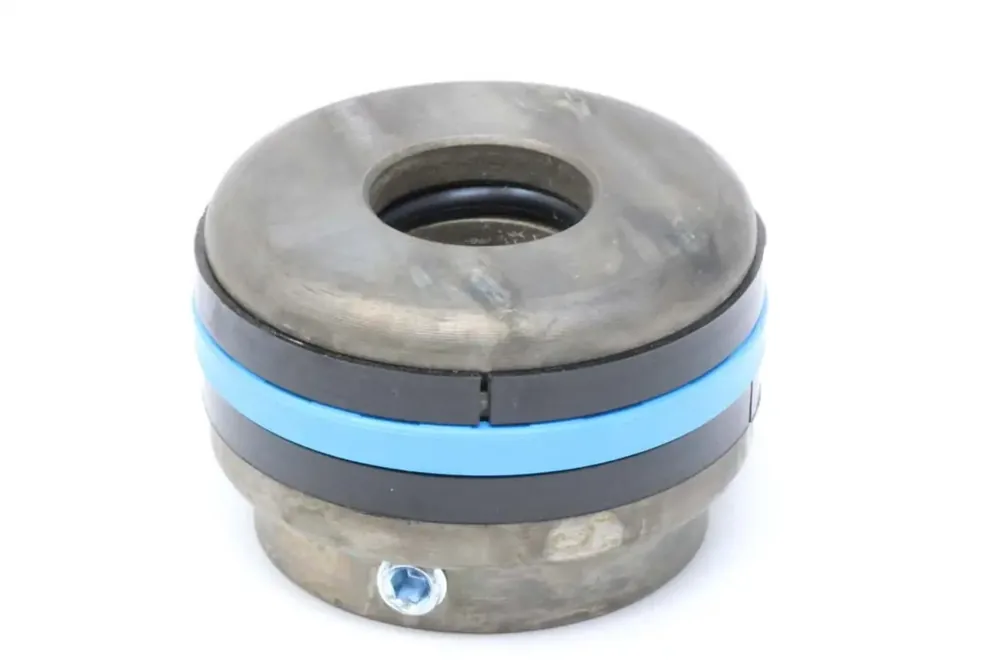 7022208 — PISTON