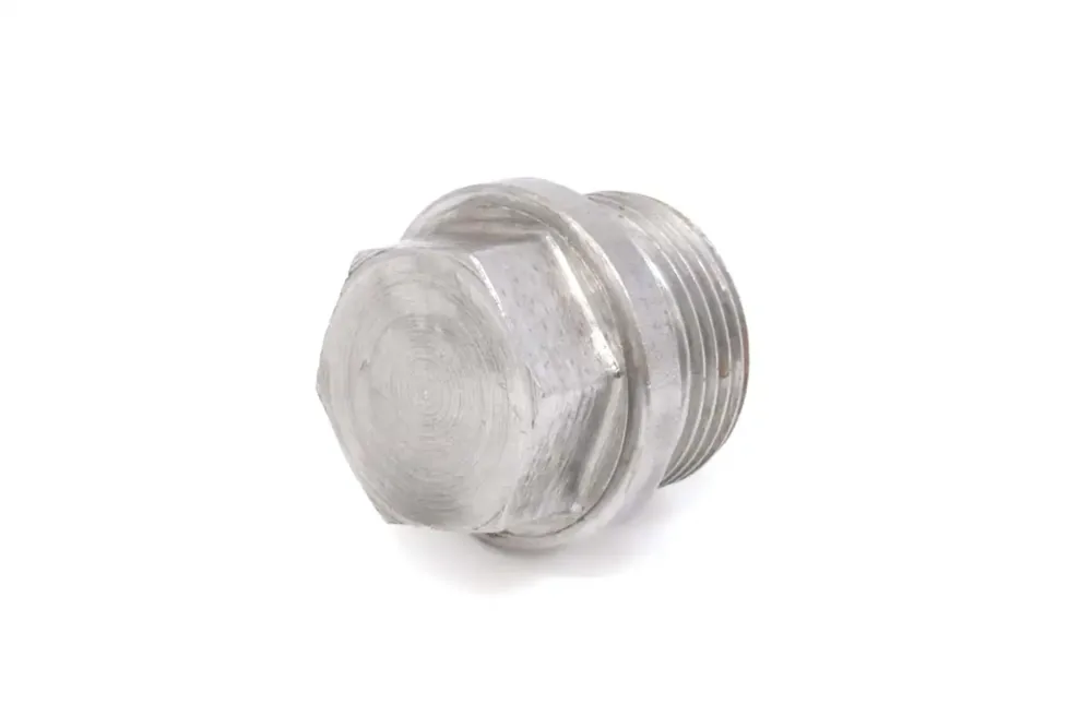 7022637 — PLUG