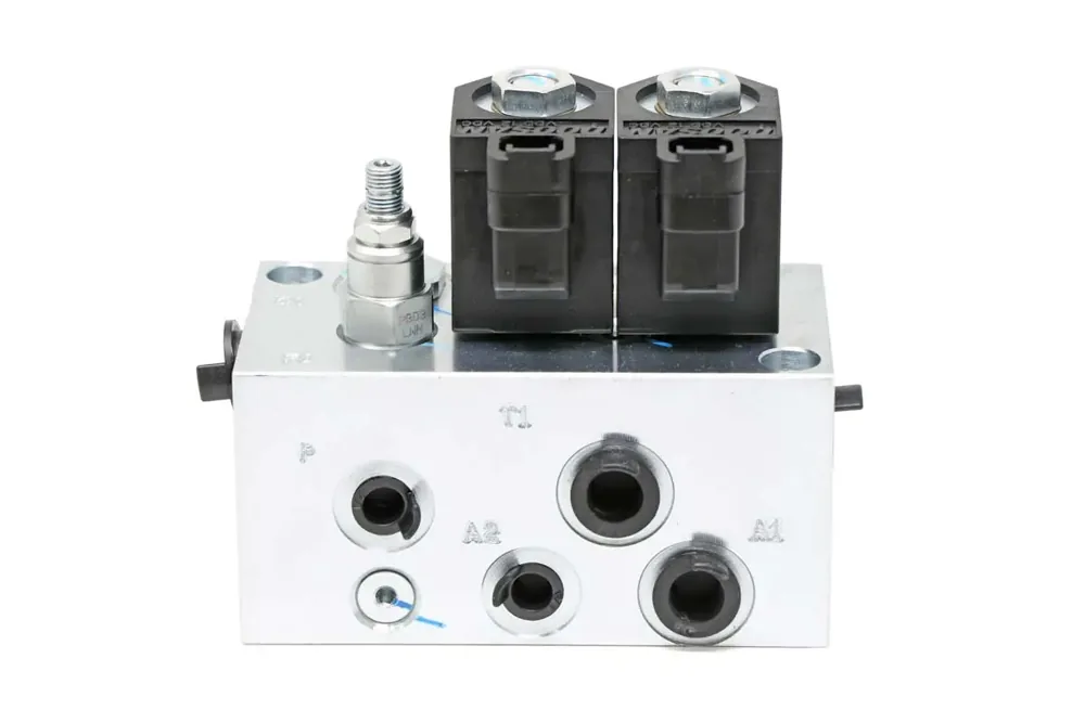 7030031 — VALVE, PILOT
