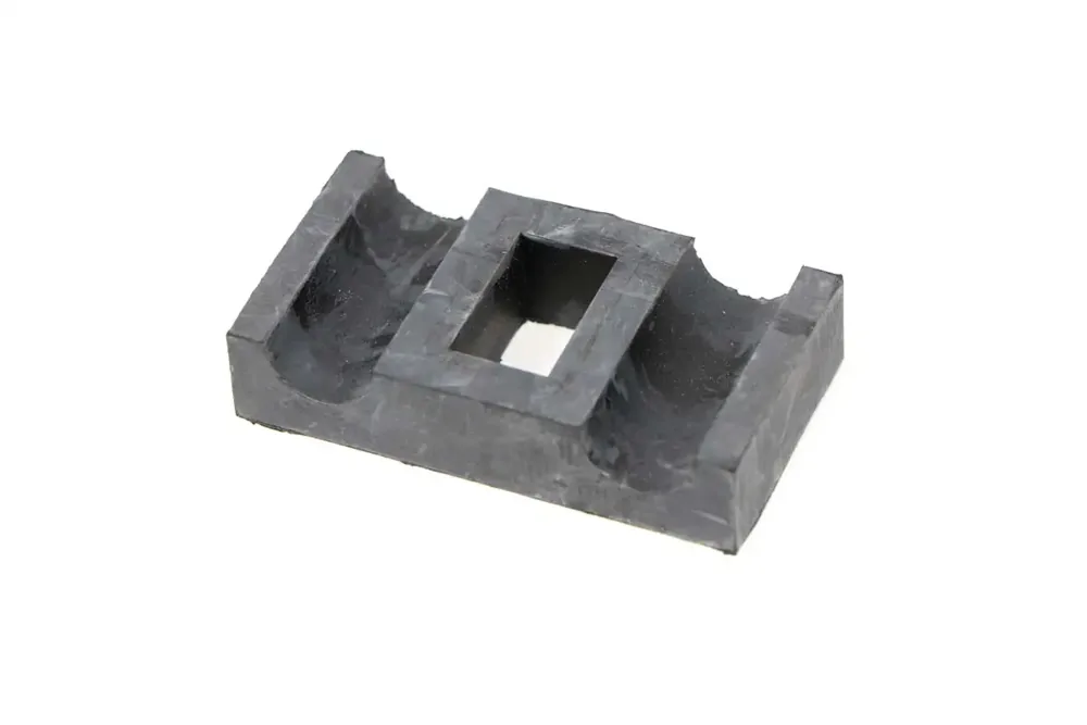 7115813 — RUBBER BLOCK
