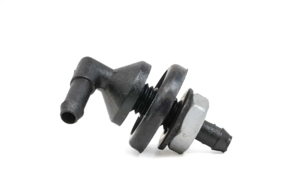 7146925 — Nozzle
