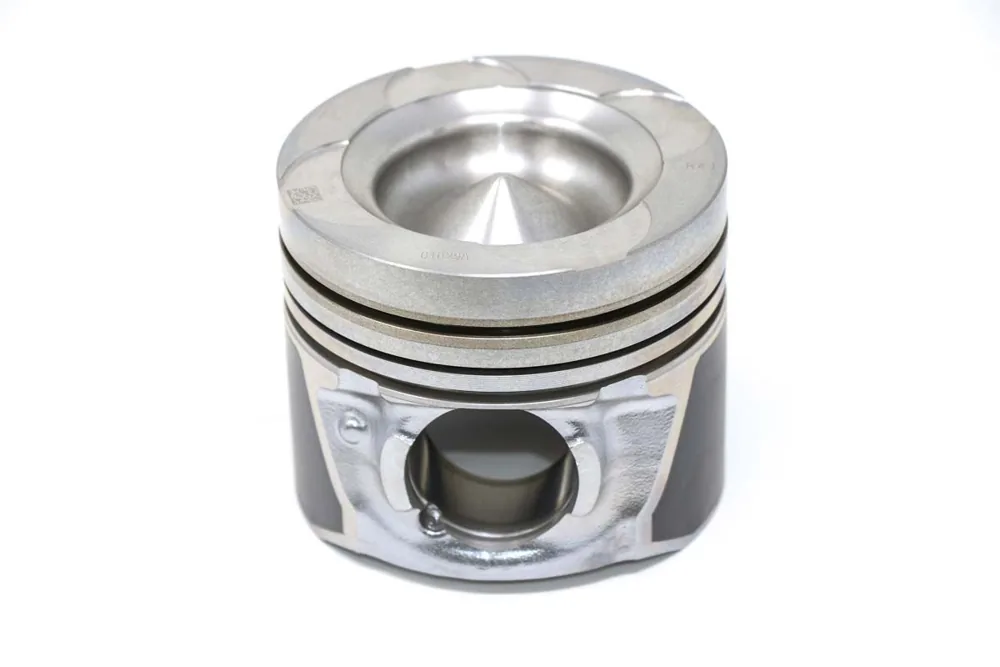 7256840 — Piston