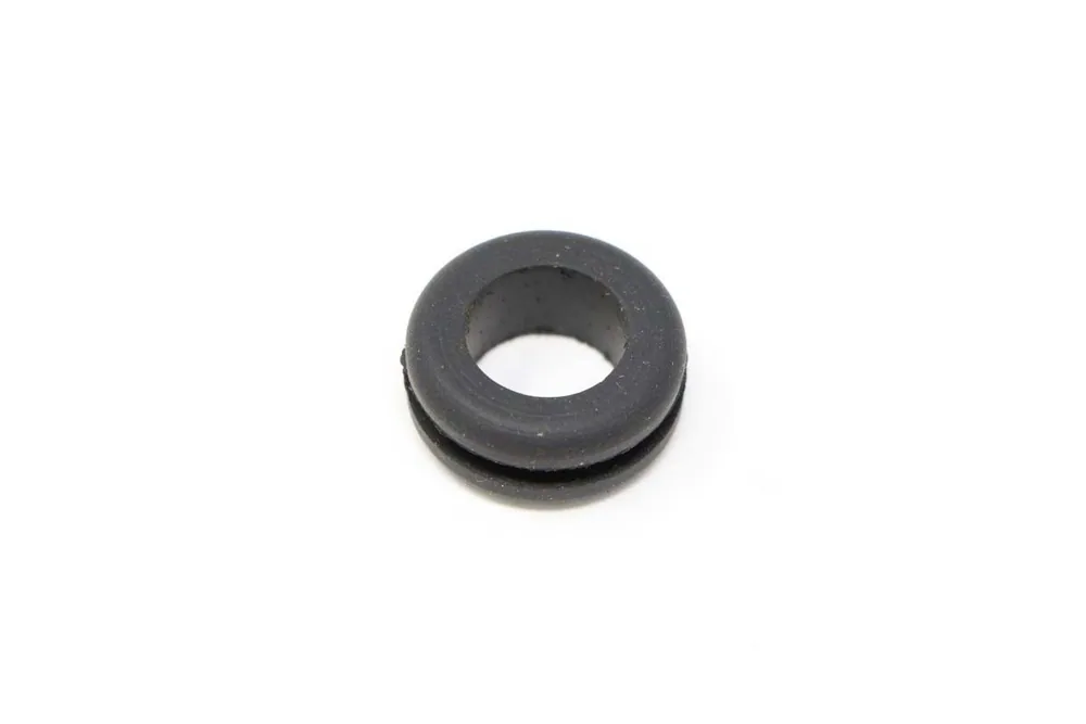 7257672 — Grommet