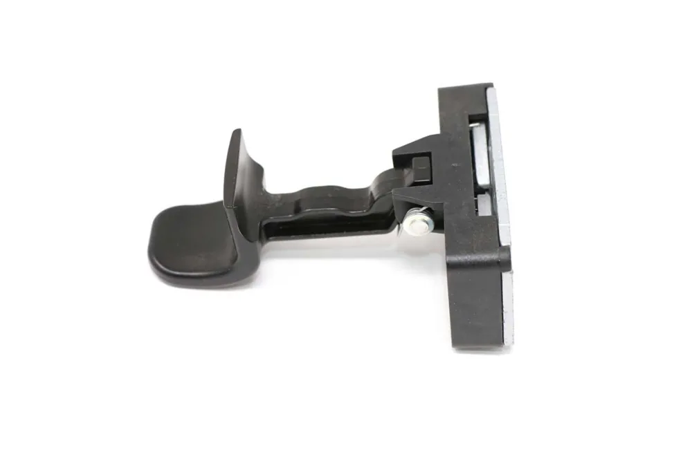 7260419 — Latch
