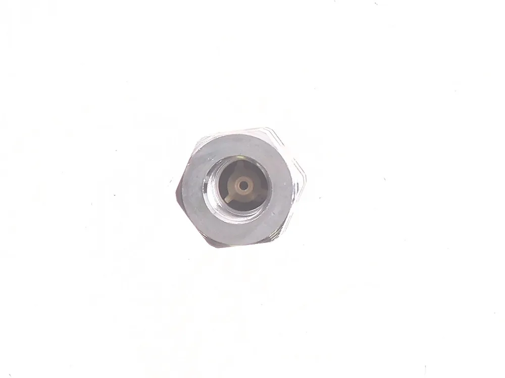 7295370 — Coupler, 1/2 In, Male