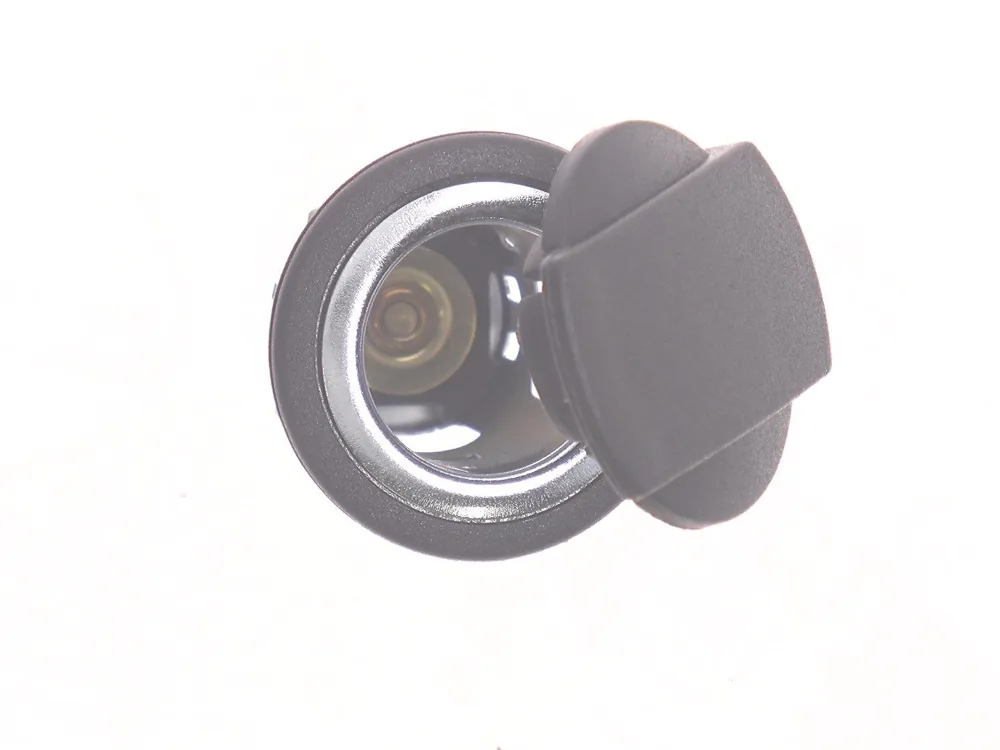 7303811 — Plug, Power 12V