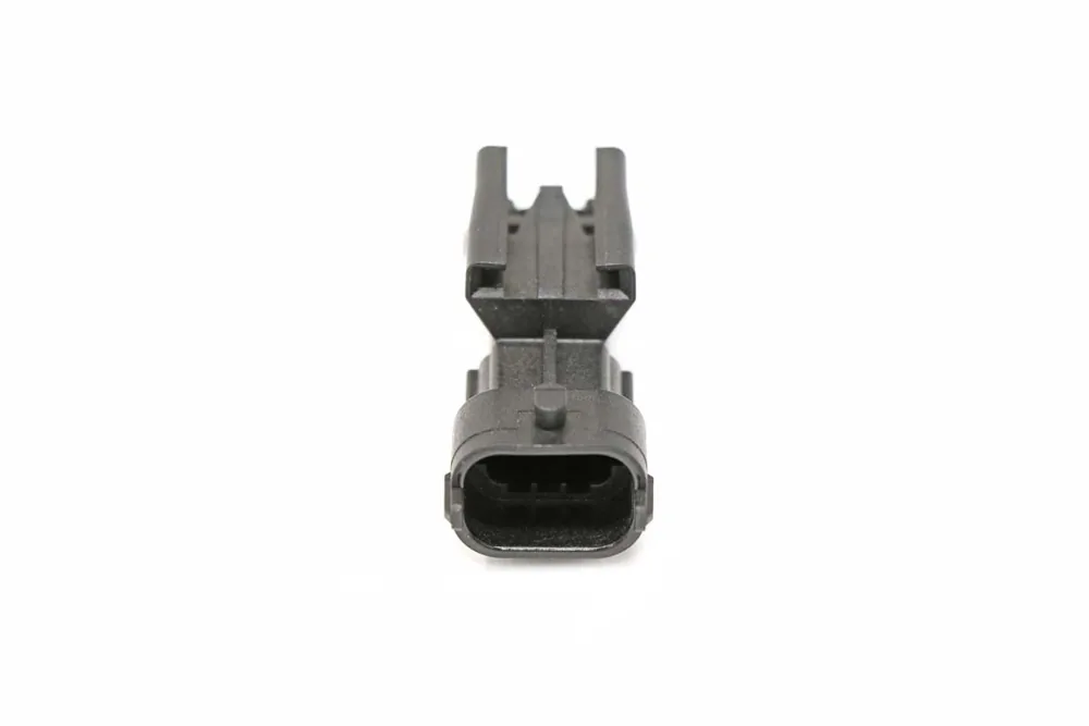 7305457 — Plug