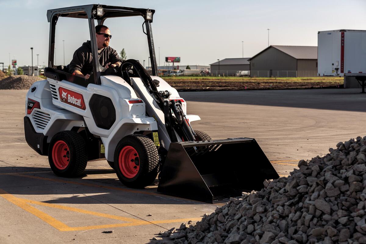 L23 Small Articulated Loader — 7